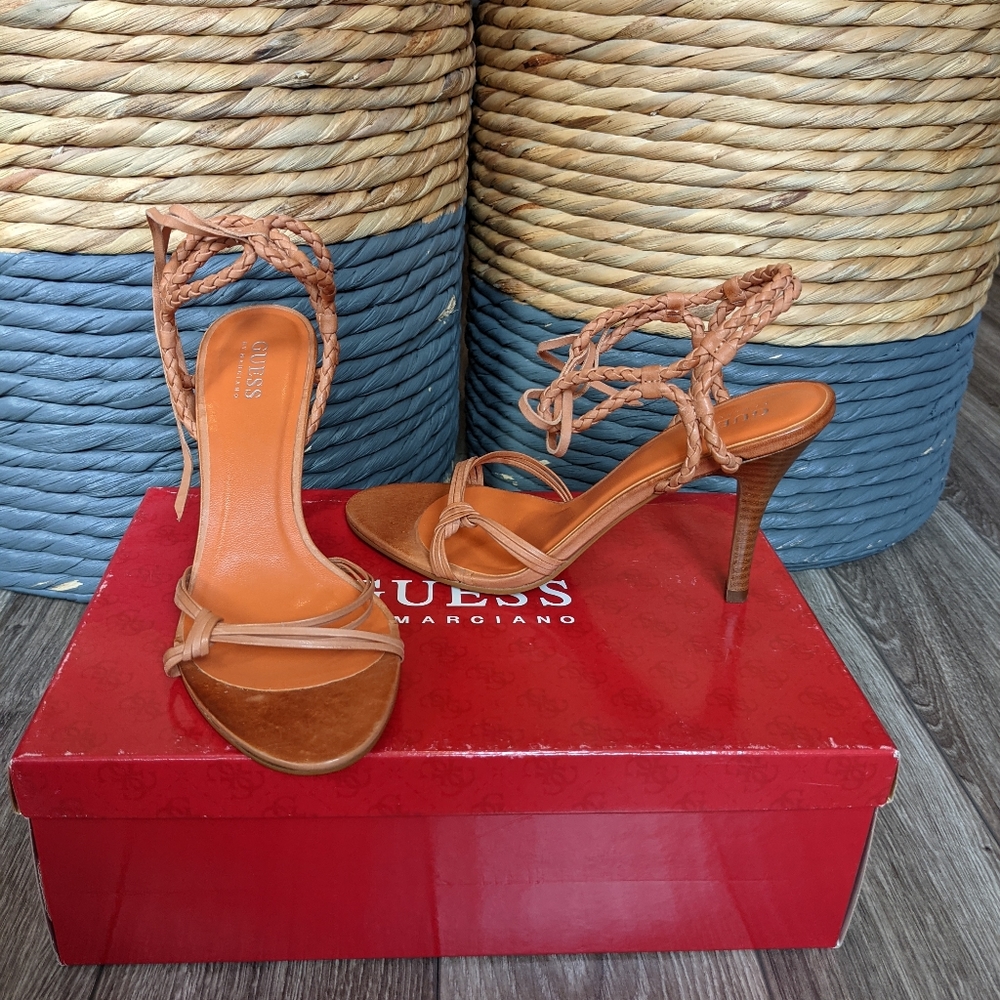 NIB (W6.5) - GUESS Apricot Braided Sandal